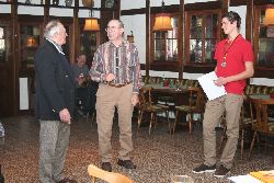Hubert Hey (links) mit dem "Junior-Athlet" Sellner (rechts) mit dem "Senior-Athlet" Hans Frank